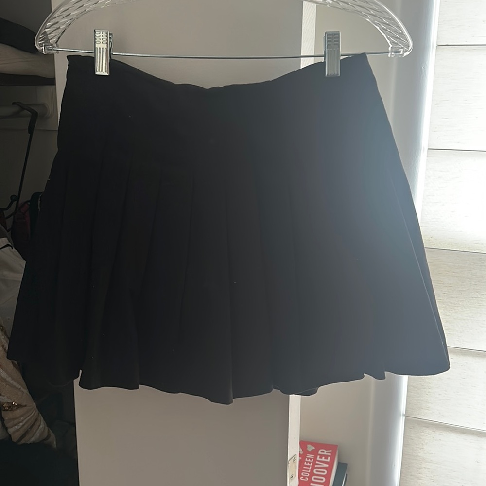Brandy Melville pleated skirt